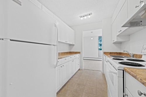208-2024 Fullerton Avenue, North Vancouver, BC 