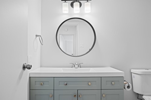 208-2024 Fullerton Avenue, North Vancouver, BC 