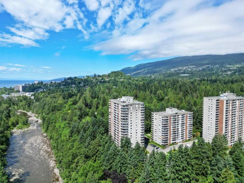 208-2024 Fullerton Avenue, North Vancouver, BC 