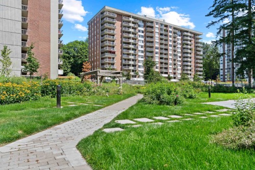 208-2024 Fullerton Avenue, North Vancouver, BC 