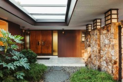 701 Dansey Avenue  Coquitlam, BC V3K 3G4