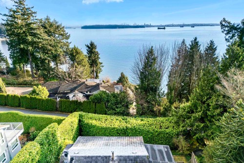 3575 Sunset Lane, West Vancouver, BC 