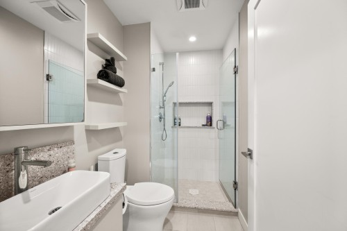 1452 20Th Avenue E, Vancouver, BC 