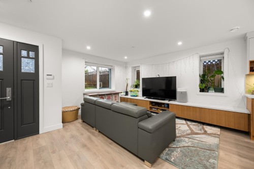 1452 20Th Avenue E, Vancouver, BC 