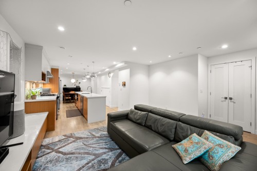 1452 20Th Avenue E, Vancouver, BC 