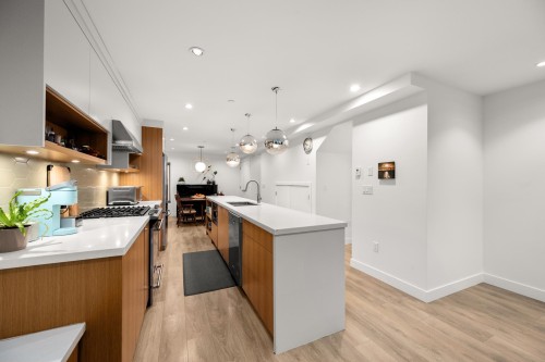 1452 20Th Avenue E, Vancouver, BC 