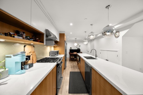 1452 20Th Avenue E, Vancouver, BC 