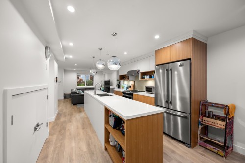 1452 20Th Avenue E, Vancouver, BC 