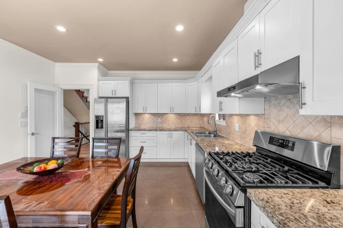 1-4766 55b Street  Delta, BC V4K 3B7