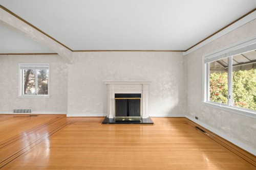 555 19Th Avenue W, Vancouver, BC 