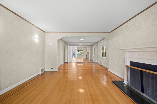 555 19Th Avenue W, Vancouver, BC 