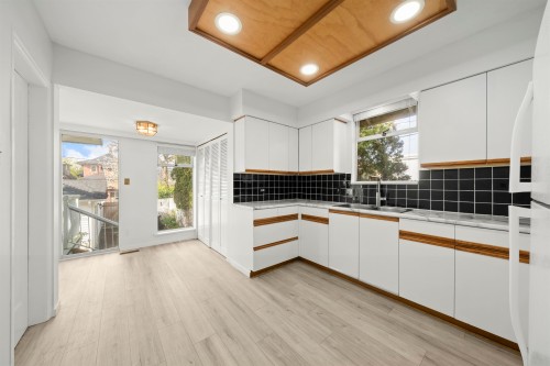 555 19Th Avenue W, Vancouver, BC 