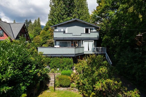 368 Kings Road E North Vancouver, BC V7N 1H6