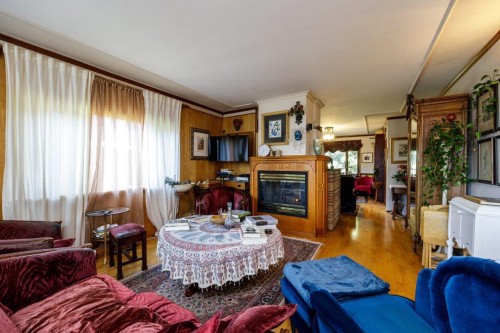 368 Kings Road E, North Vancouver, BC 