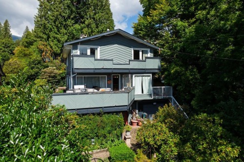 368 Kings Road E, North Vancouver, BC 