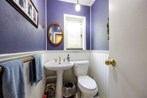 368 Kings Road E, North Vancouver, BC 