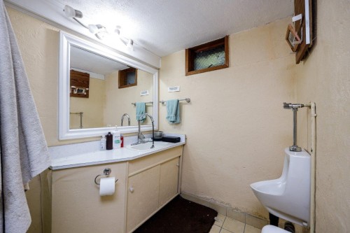 368 Kings Road E, North Vancouver, BC 