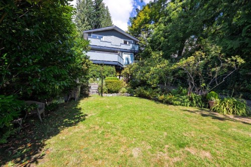 368 Kings Road E, North Vancouver, BC 