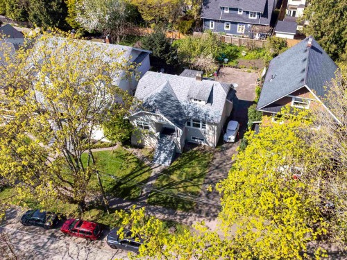 2325 8Th Avenue W, Vancouver, BC 