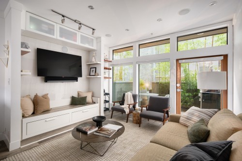 396 15Th Avenue E, Vancouver, BC 