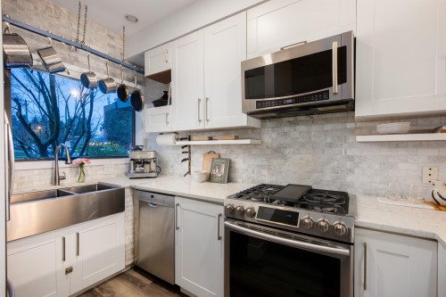 396 15Th Avenue E, Vancouver, BC 