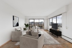 211-155 5th Street E North Vancouver, BC V7L 1L3