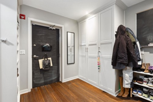 158 22Nd Street W, North Vancouver, BC 