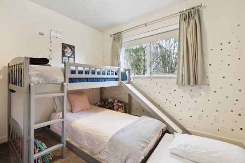 158 22Nd Street W, North Vancouver, BC 