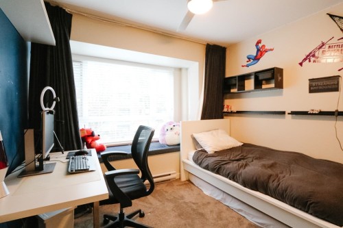 158 22Nd Street W, North Vancouver, BC 