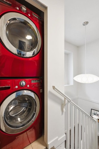 158 22Nd Street W, North Vancouver, BC 