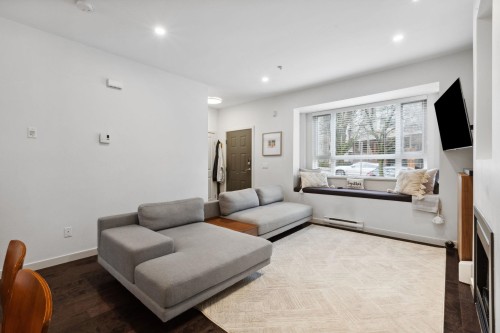 158 22Nd Street W, North Vancouver, BC 