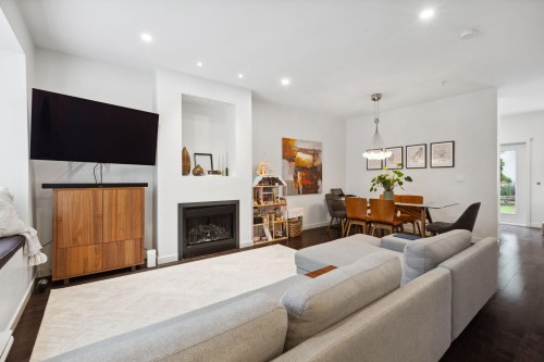 158 22Nd Street W, North Vancouver, BC 