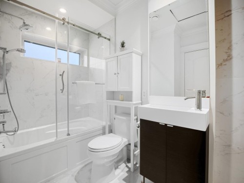 5095 Moss Street, Vancouver, BC 