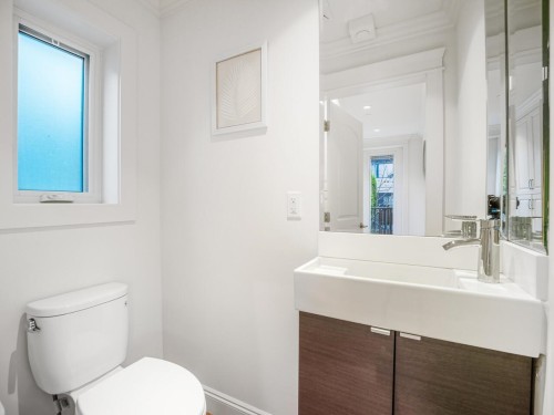 5095 Moss Street, Vancouver, BC 