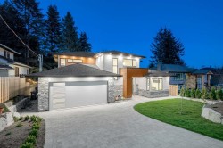 3056 Chaucer Avenue  North Vancouver, BC V7K 2B9