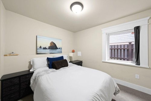 2576 Oxford Street, Vancouver, BC 
