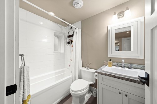 2576 Oxford Street, Vancouver, BC 