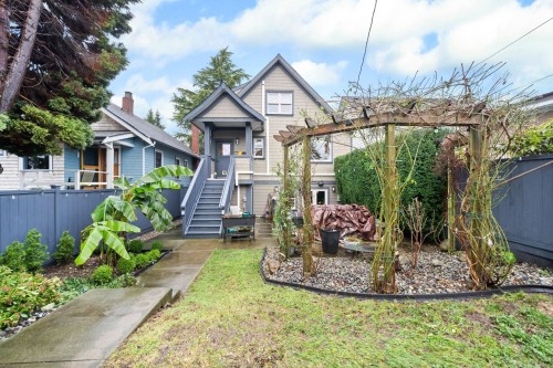 2576 Oxford Street, Vancouver, BC 