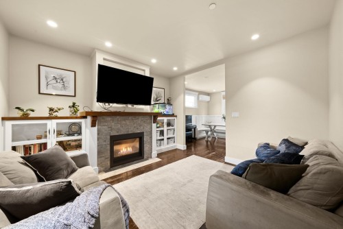 2576 Oxford Street, Vancouver, BC 