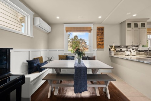 2576 Oxford Street, Vancouver, BC 