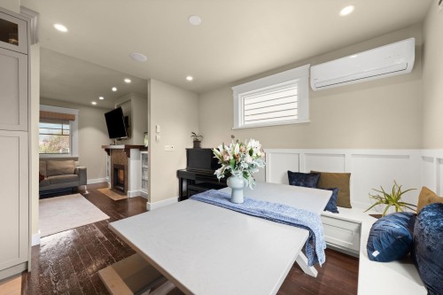 2576 Oxford Street, Vancouver, BC 