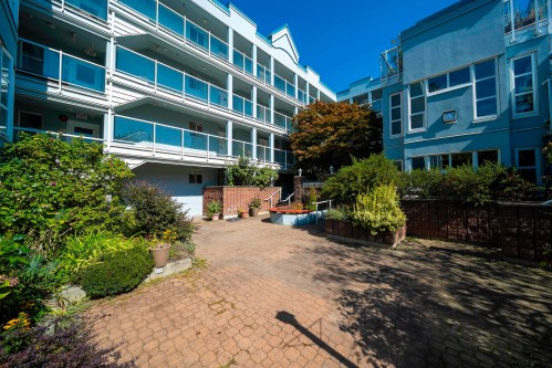 302-8728 Marine Drive SW Vancouver, BC V6P 6A4