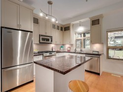 124-250 Salter Street  New Westminster, BC V3M 0B7