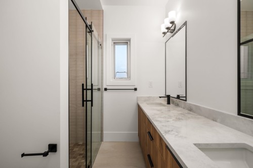 104-941 Dansey Avenue, Coquitlam, BC 