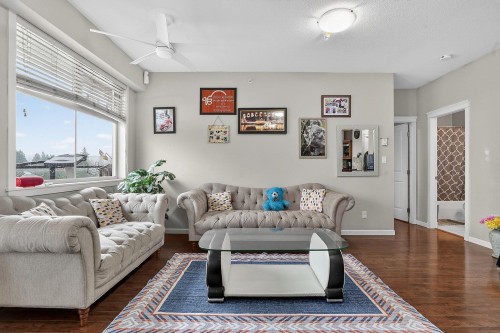 404-22858 Lougheed Highway, Maple Ridge, BC 