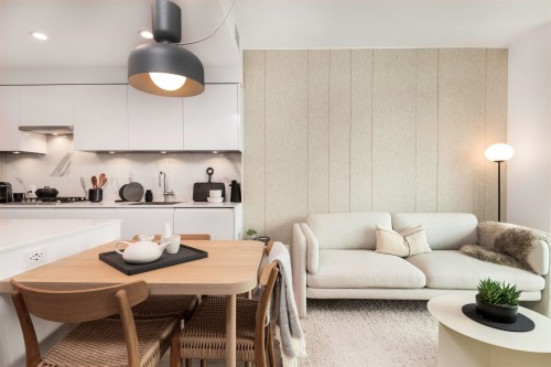 2405-3888 Evergreen Place  Burnaby, BC V3J 0M3