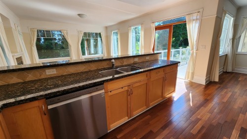 1170 17Th Street W, North Vancouver, BC 