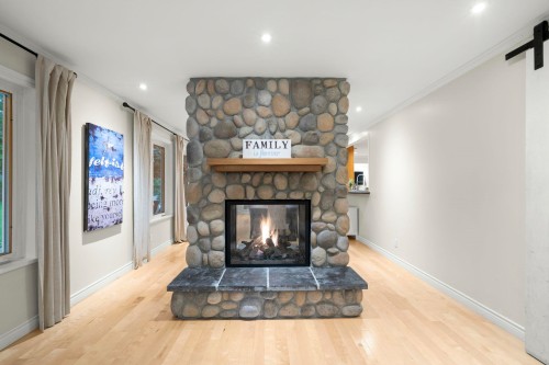 2569 Hyannis Point, North Vancouver, BC 