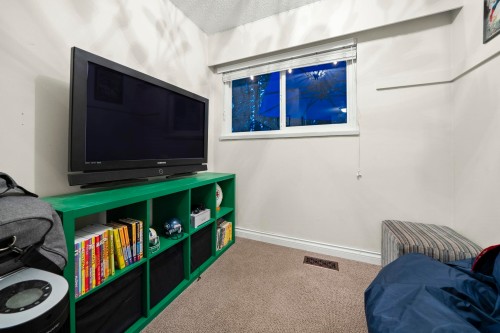 2569 Hyannis Point, North Vancouver, BC 