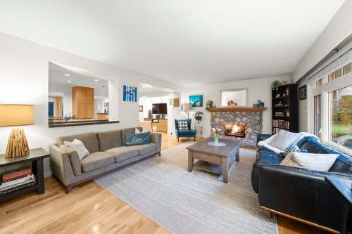 2569 Hyannis Point, North Vancouver, BC 